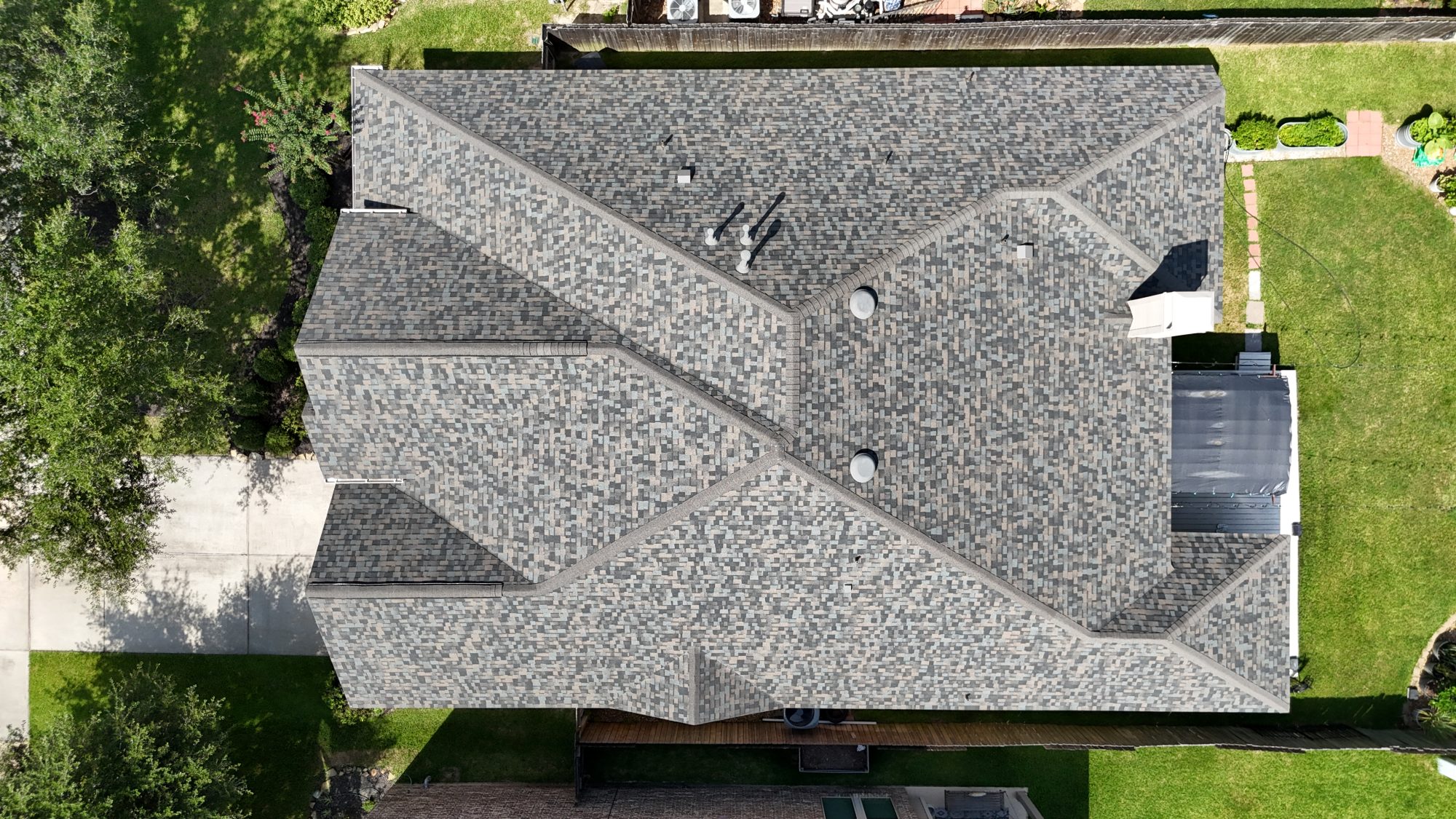 Shingle roof, straight-down aerial