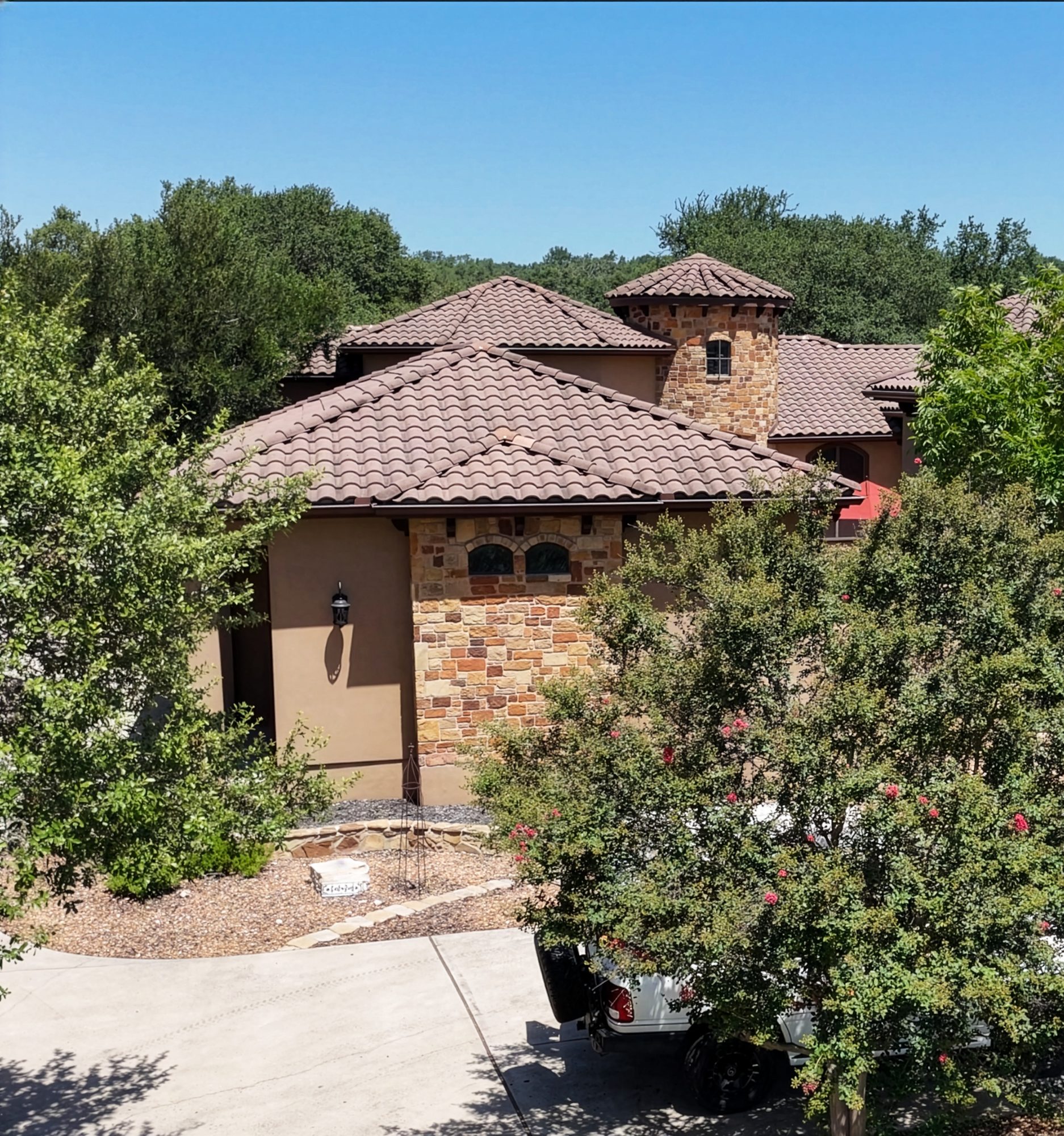 Tile roof and stone entry
